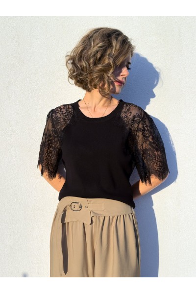 Camisola Valentina com Mangas de Renda Preto | Leamor