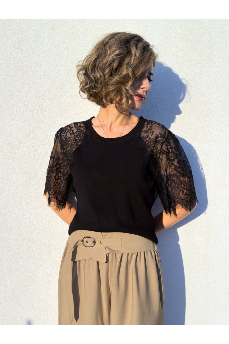 Camisola Valentina com Mangas de Renda Preto | Leamor